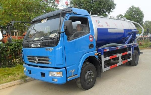 Dongfeng 4x2 Suction Sewer Cleaning Truck vacuum sewage suction truck