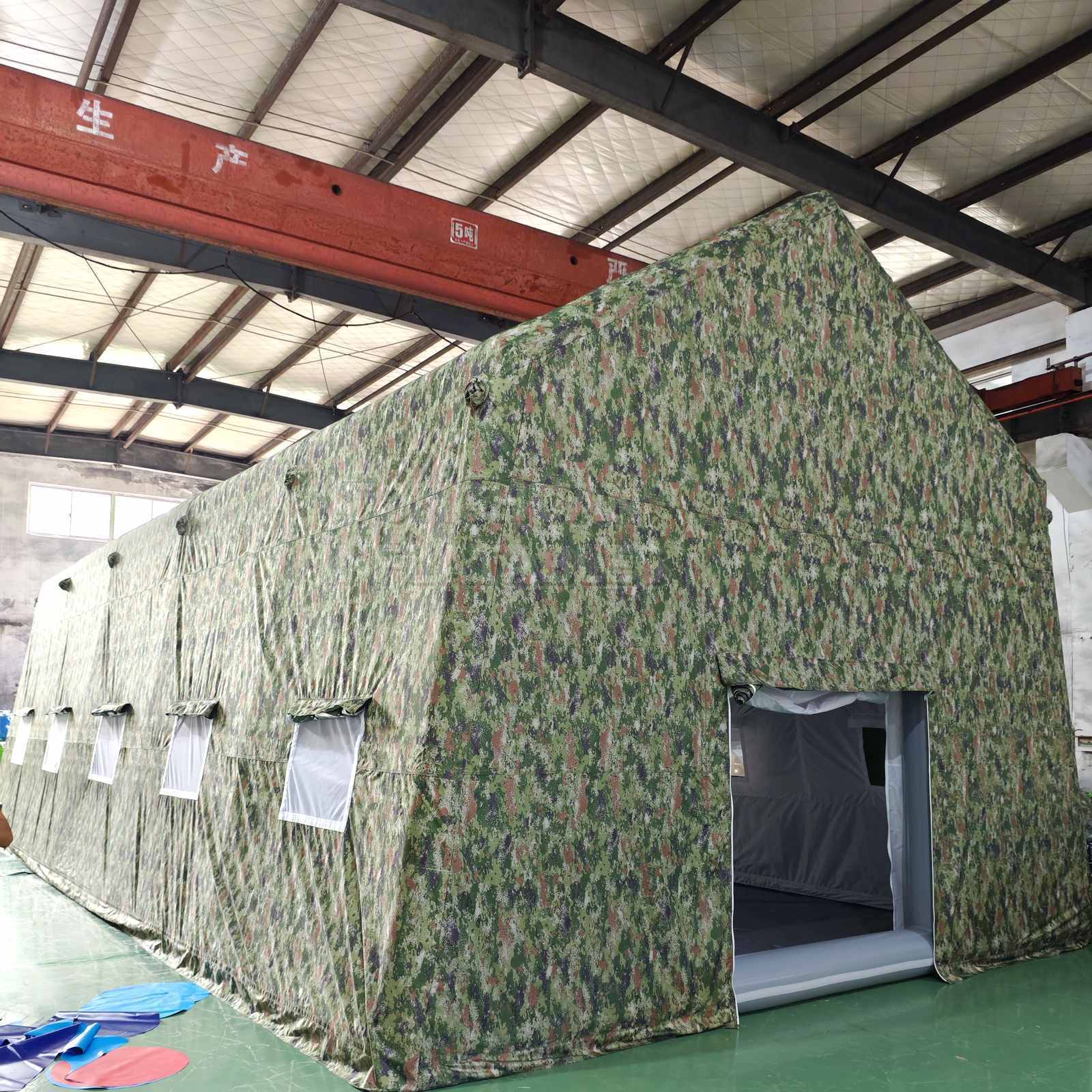 Commercial Camouflage Inflatable Emergency Shelter Tent with Large Capacity Air Frame Windows and Modular Entrance for Field Operations