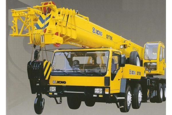 Durable QY100K-I Truck Crane , Hydraulic Mobile Crane With Embedded Block