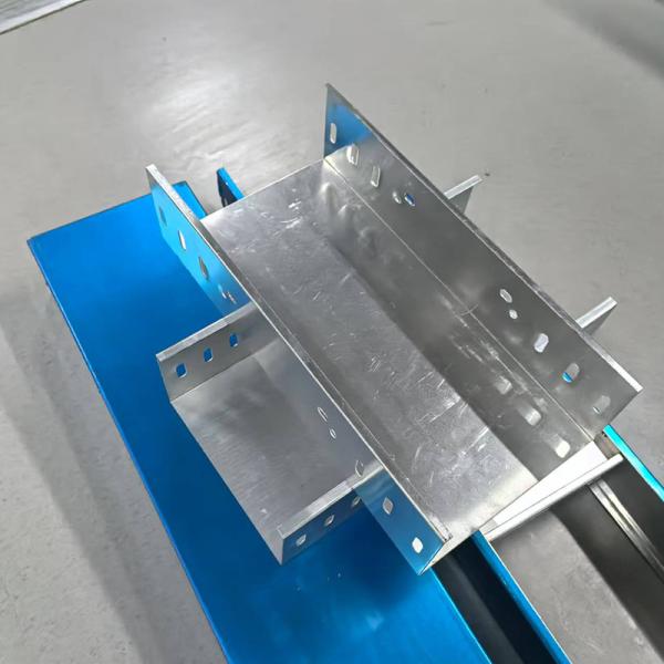 50mm-150mm Aluminum Ladder Tray Non Flammable Fire Resistance Width 100mm-1000mm