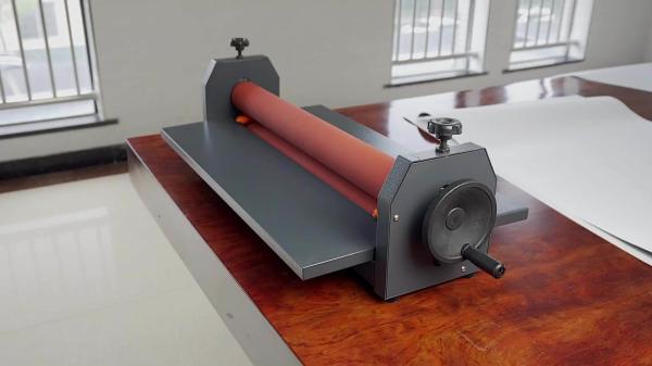 700mm Desktop Cold Roll Laminator with Rubber Rollers Max Laminating Width 700mm 17kg