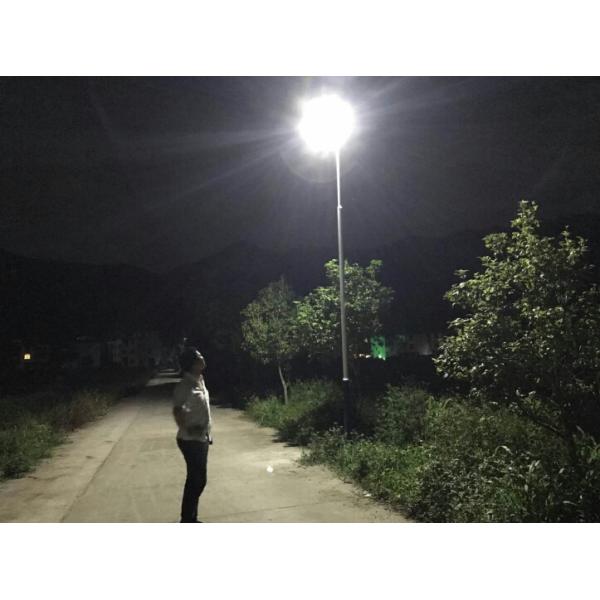 High Lumen IP65 Solar Parking Lot Lights , Solar Street Lamp With Lthium Battery