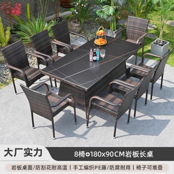 Ensemble de meubles d'extérieur en rotin, imperméable, résistant aux UV, avec table et chaises en osier pour jardin, terrasse, cour et locations de vacances