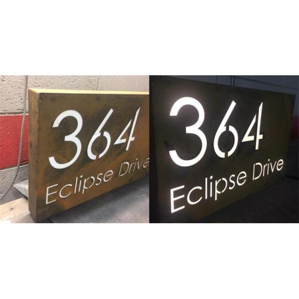 Таможня и загоренное делом СИД заржавели металлическая пластинка знака Corten стальная