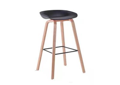 Hollowed Backrest Black Tall Bar Stools 75cm Leather Bar Stools With Wooden Legs