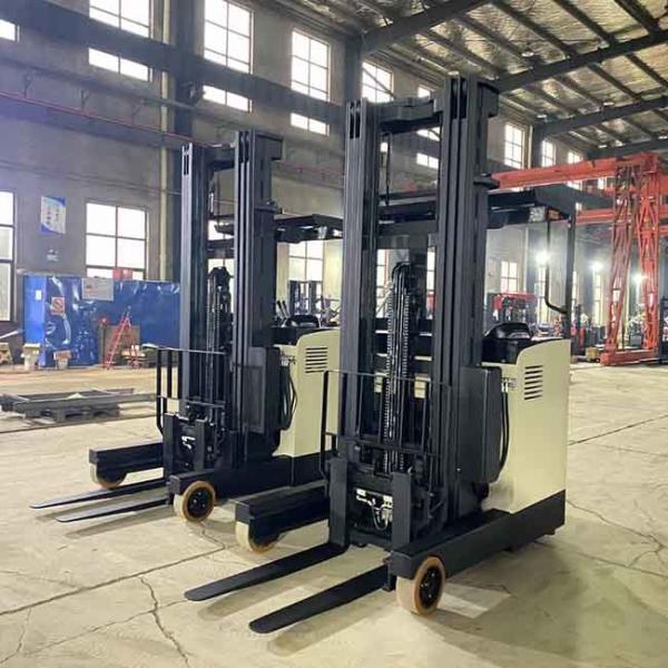 3000kg CQDE30 48V 3T Electric Reach Forklift Truck Seat Type Triplex 3-6m Mast