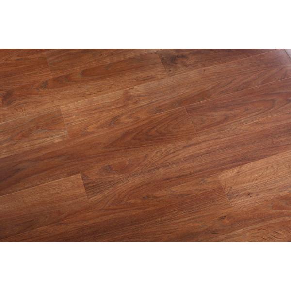 Suelo ambarino de la lamina del cristal de HDF AC3 con la atmósfera pastoral rica