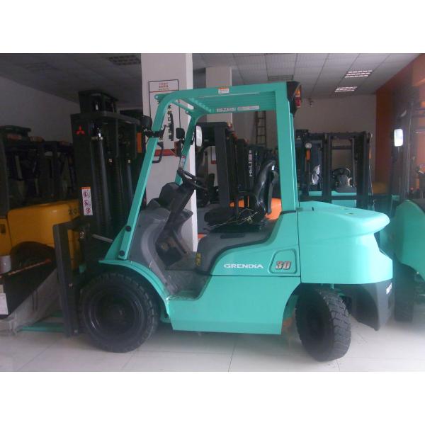 Mitsubishi Forklift FD30 3 Ton Lifting Capacity Japan 3 Mast 4.5m Suitable for Food Beverage