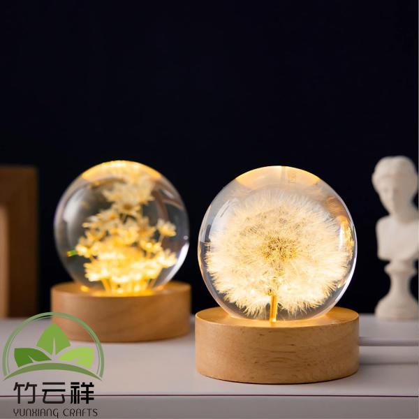 Base en bois personnalisée Rose éternelle préservée Rose en beau design créatif