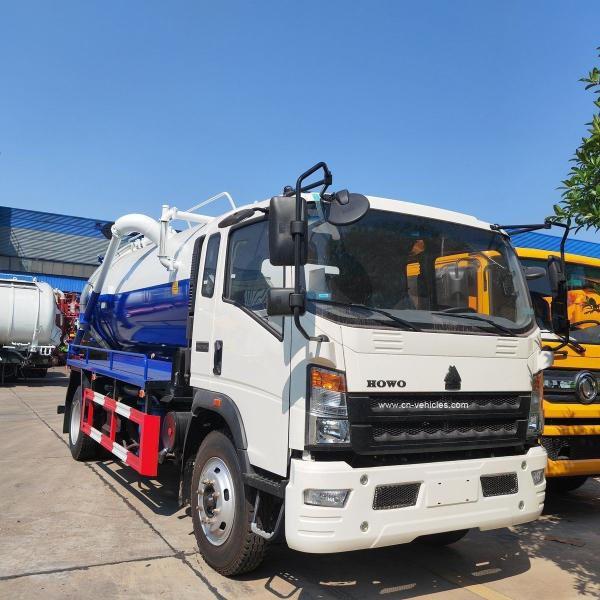 Sinotruck HOWO Vacuum Sewage Suction Truck , 6000L Septic Tank Truck
