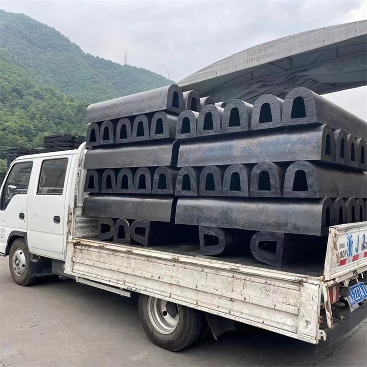 Anti Aging Shock Absorption Marine Grade Rubber D Type Fenders for Boat Docking