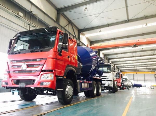caminhão concreto do misturador equipamento/9m3 concreto de construção 8L com a bomba autoflutuanta