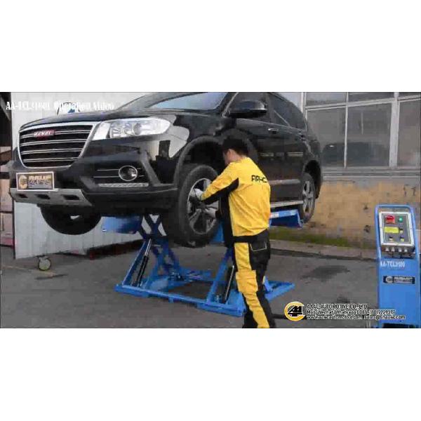 Middle scissor car lift