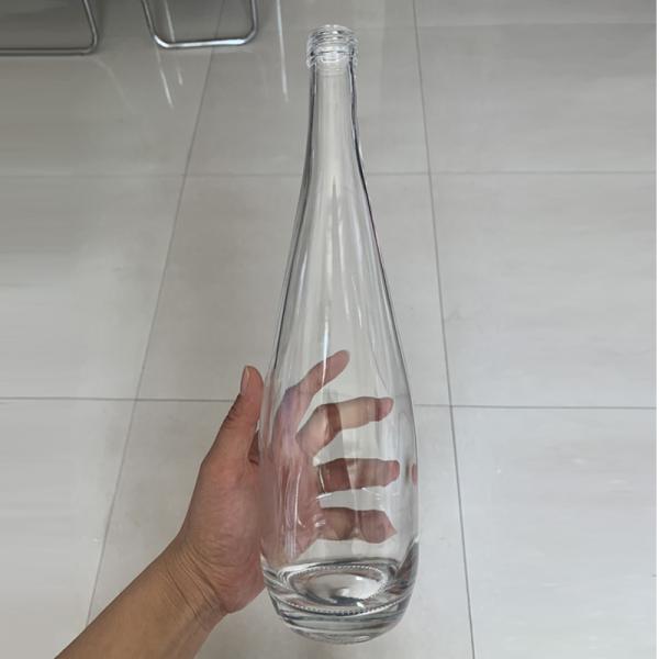 Water Beverage Glass Liquor Bottles 500ml 750ml for Sealing Type Cork / Screw / Guala