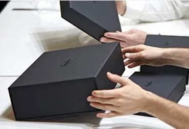 Customized Shape Chocolate Packaging Box with CMYK+PMS Printing on 300/350/400gsm White Cardboard