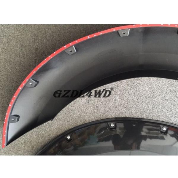 Fusées en plastique d'amortisseur de voiture d'ABS de noir de moulage par injection pour Ford Ranger 2015/2017