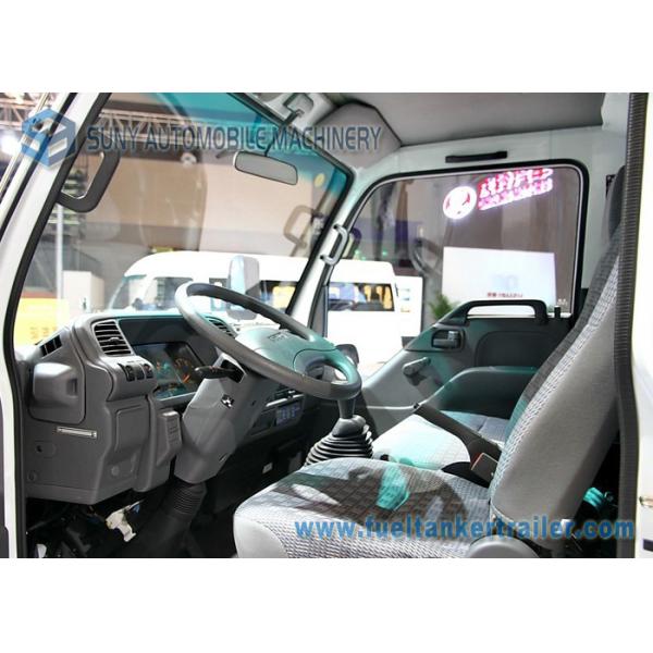 3 Ton / 5 Ton ISUZU Transport Refrigerated Box Truck 6980*2100*3060mm