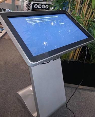 Smart HD 32 Inch LCD self-service interactive kiosk touchscreen with Android and Win10/11 OS PC OEM/ODM