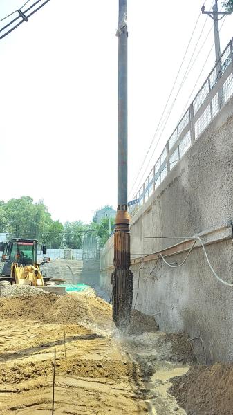 BVEM 105kW Hydraulic Vibroflot Equipment With 176kW power pack for groud improvement Construction
