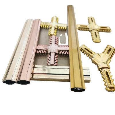 A série completa da cor 8*18 dourada com anodiza o alumínio do perfil da superfície para o hardware para portas e as janelas de alumínio