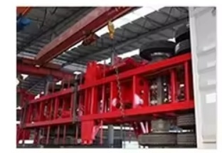 s Two Lines and Four Axes Gooseneck Flatbed Trailer with Hydro-Pneumatic Suspension