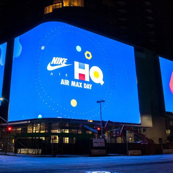 Alto brilho P4 Full Color Outdoor Display 4mm Armário impermeável