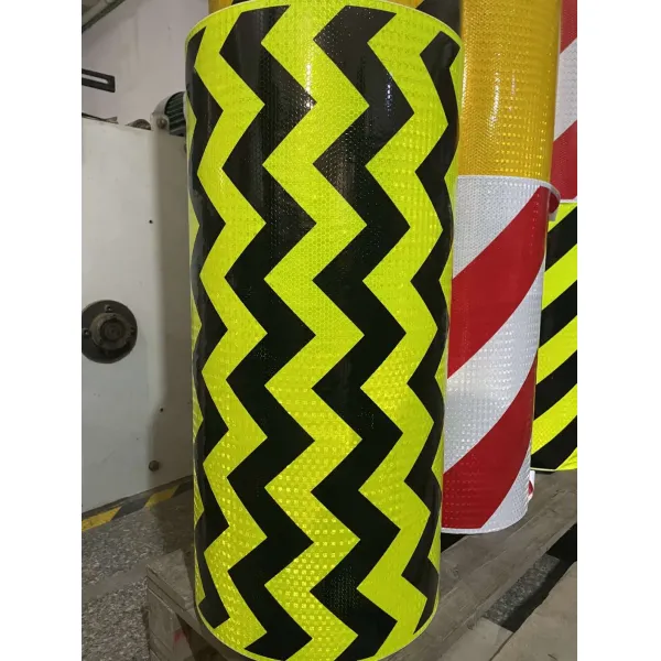 Engineering Grade Super Diamond Grade Reflective PVC Film for Road Signs with PMMA Material