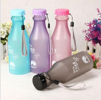 Garrafa livre plástica 500ML do casco da garrafa da água fria da fantasia BPA Tritan