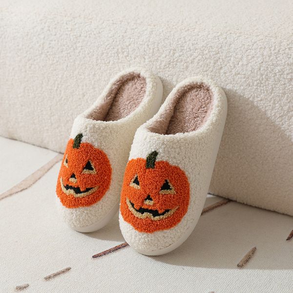 Pantoufles d'intérieur pour femmes de conception OEM, pantoufles d'Halloween citrouille pour les cadeaux