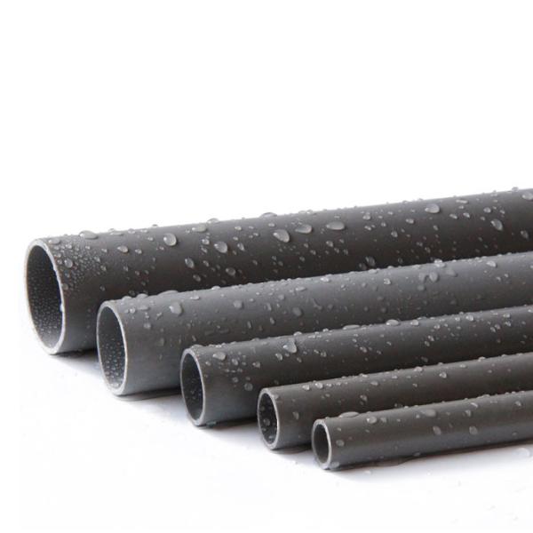 As tubulações plásticas diretas da drenagem do PVC engrossaram 1 polegada 20mm 25mm customizáveis