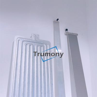 Solução de resfriamento do sistema de armazenamento de energia da bateria com placa fria de resfriamento líquido