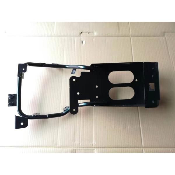 Soporte 8981214154 del faro del lado izquierdo de las partes del cuerpo de ISUZU del hierro para la instalación ligera principal