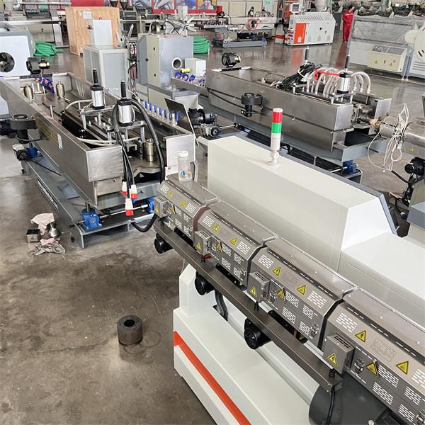 二重壁波形管製造機（耐久性の高い強固なパイプ用）