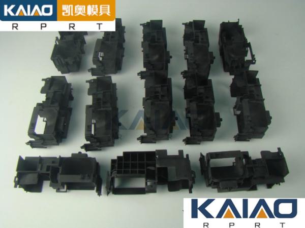 Criação de protótipos rápida do CNC dos PP, modelação por injeção de reação da BORDA para o painel do carro