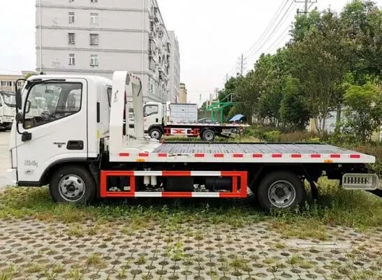 Foton 4X2 Flatbed Towing Truck , 4ton Underlift Tow Truck Logo Customized