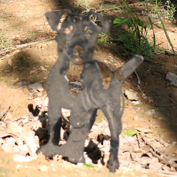 Weather Resistant Garden Metal Ornaments Decoration Yard Dog Shape