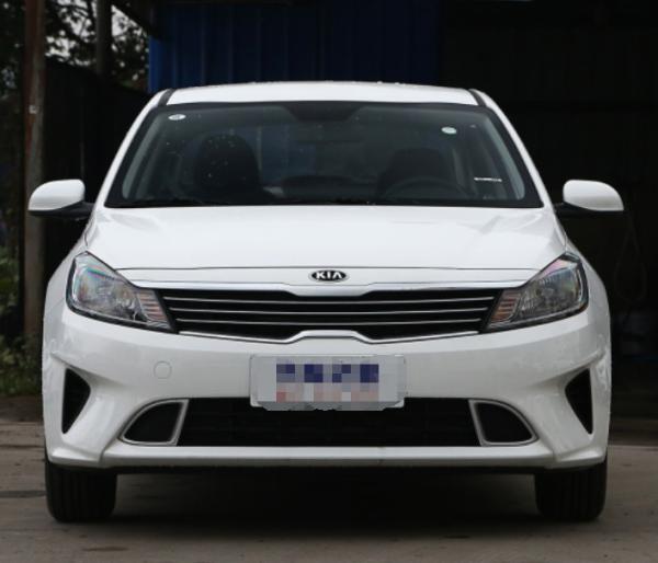 Sedan automático do assento da porta 5 da gasolina 4 da versão da forma 1.6L de Kia Forte 2019