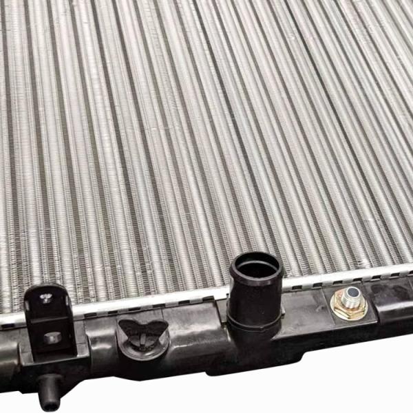 High Quality Auto Parts Radiator 19010AAA51