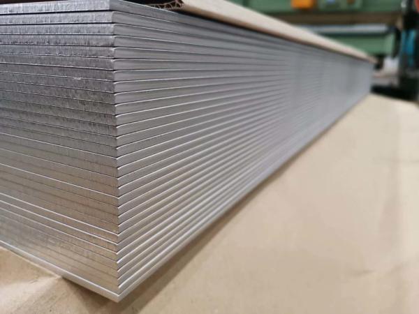 904L a placa de aço inoxidável laminada a alta temperatura UNS S08904 SS 904l chapeia a placa 904L de aço inoxidável de Astm A240