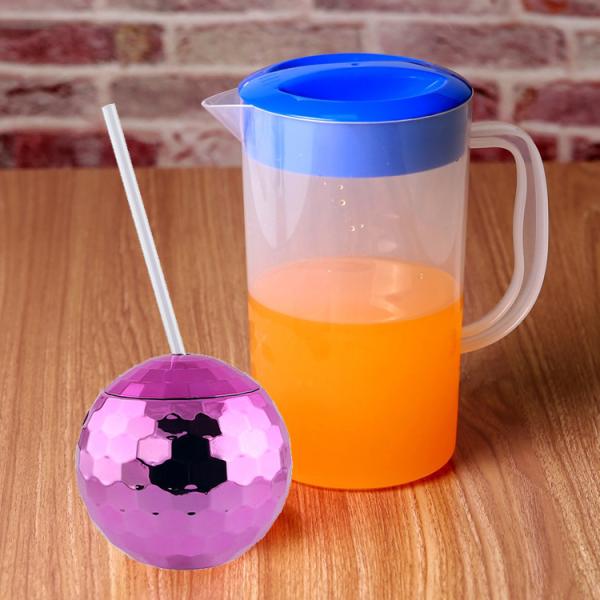 Large Capacity Plastic Beer Pitcher Heat Resistant Plastic Water Jug With Lid 70oz