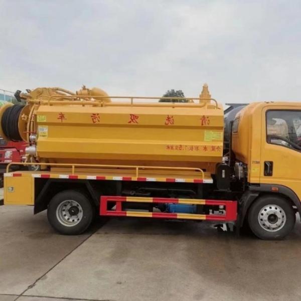 OEM 2225L Camión depurador septico con vacío para limpiador de alcantarillado de succión de lodo fecal