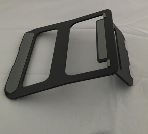 Black 230*210*4mm Macbook Metal Stand Anodizing Aluminum Laptop Tray