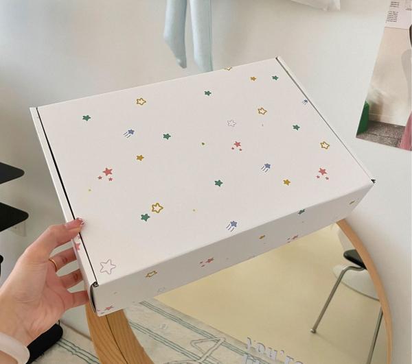 Boîtes en papier d'emballage de messagerie de marque avec impression de logo