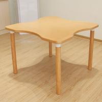 Table à manger en bois massif de style scandinave