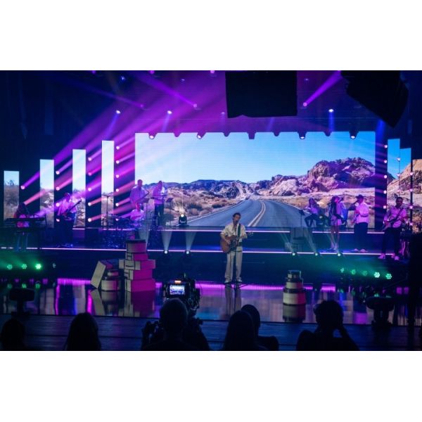 600 Nits - 2000 Nits Indoor LED Screen Panel P2.6 LED Display For Rental