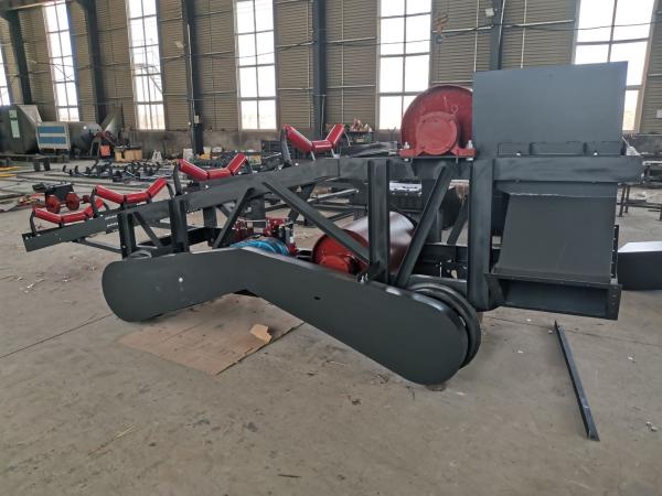 High Efficiency Belt Conveyor Accessories Traveling Tripper Versatile Discharge System