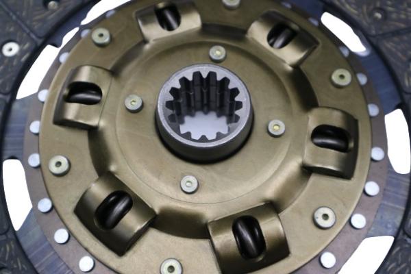 EMBREAGEM DE DISCO 8973677950 8972599400 de ISUZU NQR 700P 4HK1 4HE1