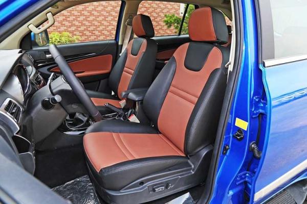 A movimentação de roda traseira luxuosa forte do diesel 5MT dos carros 1.9T de SUV bateu para baixo jogos para o conjunto local na América Latina de África