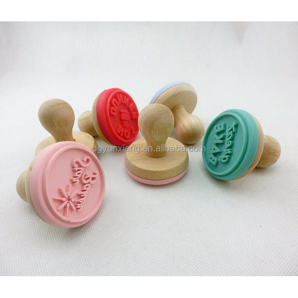 Estampilla de madera de Beech 63mm Estampillas de galletas de madera de colores