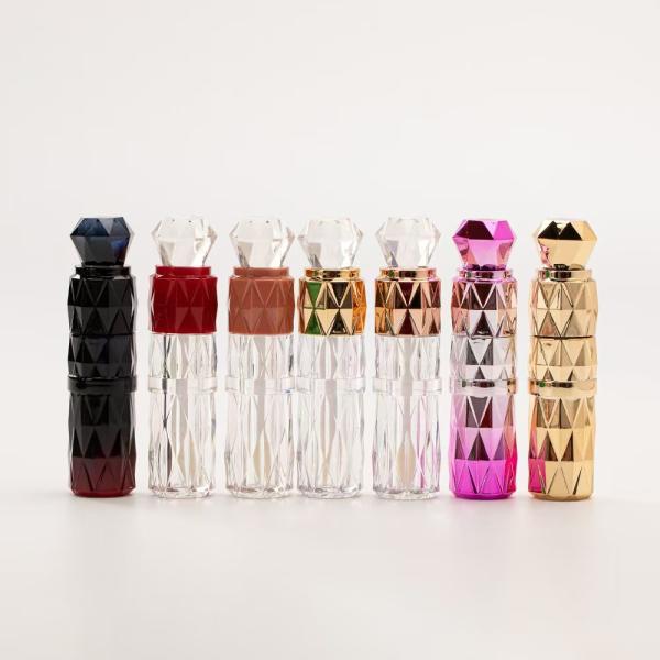 Un design unique, un motif diamanté, un tube en plastique avec de nombreuses couleurs.